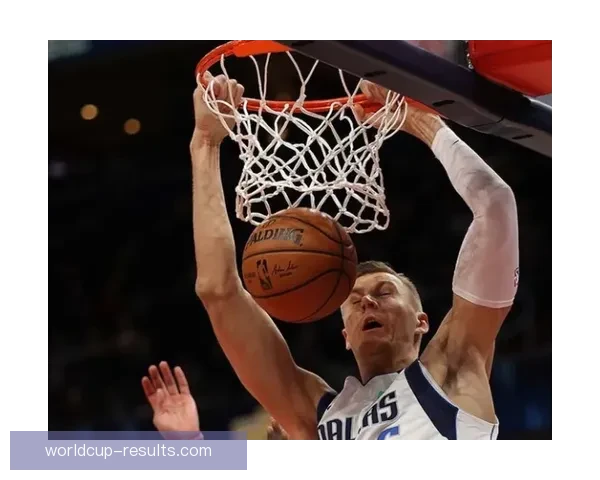 波神遭保罗里德撞击腰部伤退回更衣室复出成疑球队前景引发担忧情